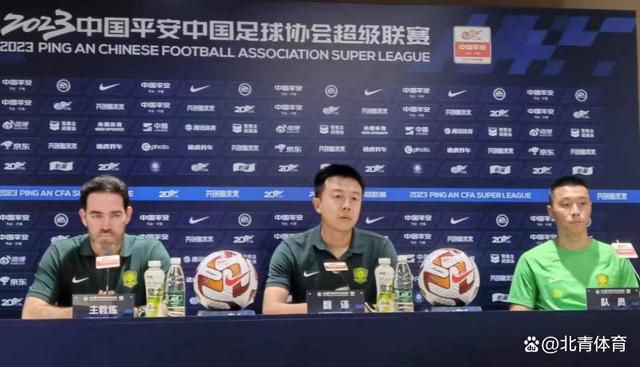 陈狗蛋一摆手，那伙半大小子们一哄而上。